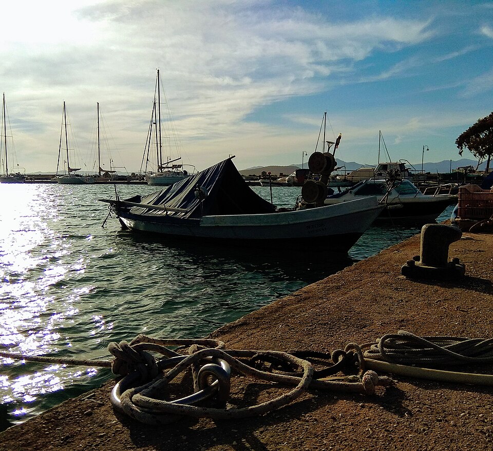 Der kleine Hafen von Koronisia